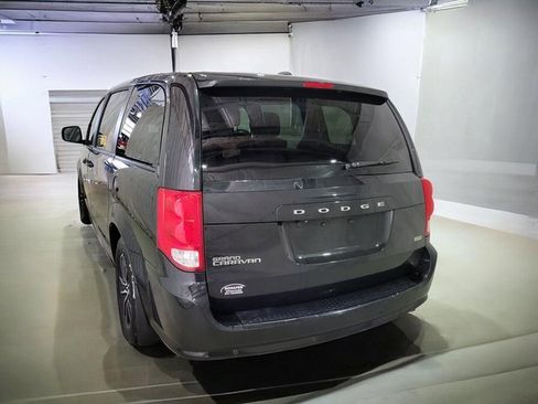 Used 2019 Dodge Grand Caravan SE image 16