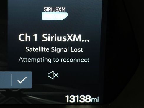 Used 2023 GMC Canyon Denali image 24