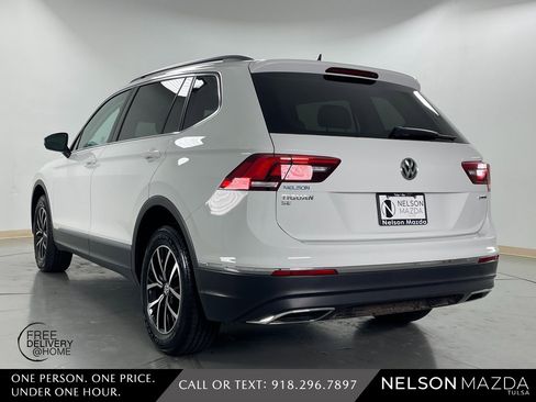 Used 2021 Volkswagen Tiguan SE w/ Panoramic Sunroof Package image 8