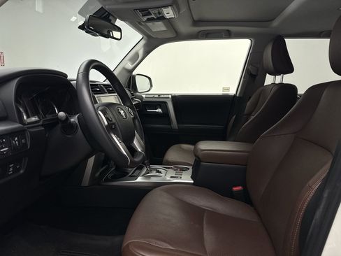 Used 2022 Toyota 4Runner Limited AWD/4WD image 9