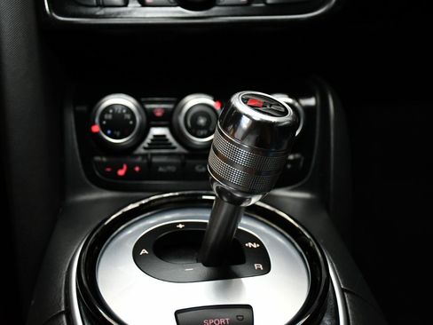 Used 2014 Audi R8 V8 w/ Convenience Package AWD/4WD image 31