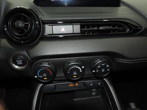 Used 2024 MAZDA MX-5 Miata Club RWD image 23