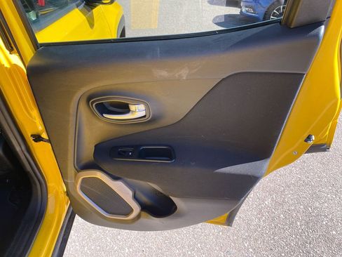 Used 2017 Jeep Renegade Latitude image 31