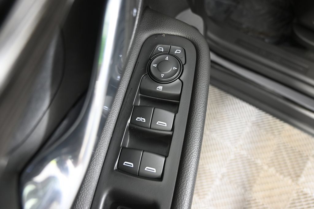 Used 2024 GMC Terrain SLT w/ LPO, Floor Liner Package AWD/4WD image 20