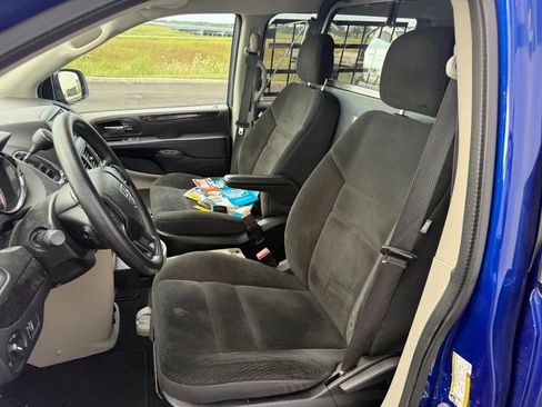 Used 2018 Dodge Grand Caravan SE FWD image 13
