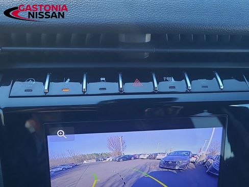 Used 2023 Jeep Grand Cherokee L Laredo image 40