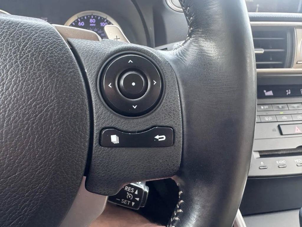 Used 2015 Lexus IS 250 RWD image 17