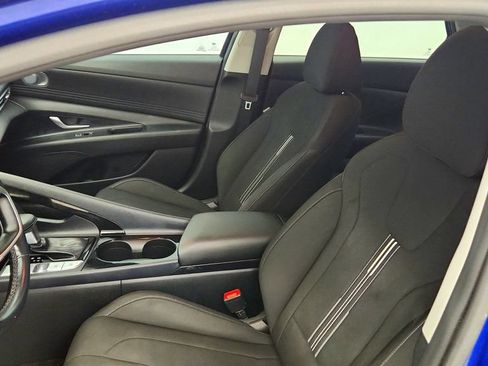 Used 2022 Hyundai Elantra SEL w/ Convenience Package FWD image 19