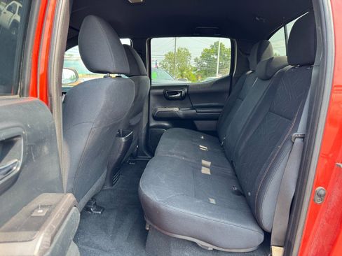 Used 2016 Toyota Tacoma SR5 AWD/4WD image 16