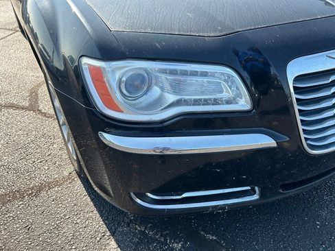Used 2014 Chrysler 300 RWD image 3