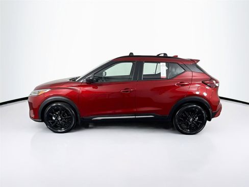 Used 2023 Nissan Kicks SR w/ SR Premium Package image 13
