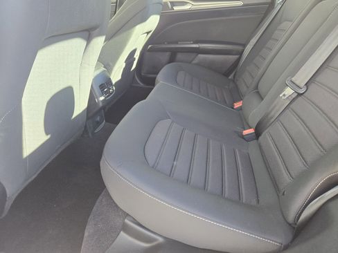 Used 2020 Ford Fusion SE image 32