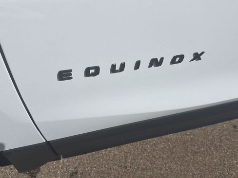 Used 2024 Chevrolet Equinox RS AWD/4WD image 10