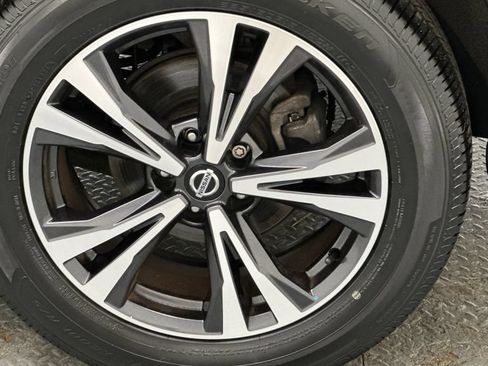 Certified 2020 Nissan Rogue SV w/ Sun & Sound Touring Package AWD/4WD image 25