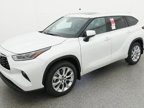 New 2026 Toyota Highlander Limited AWD/4WD image 1