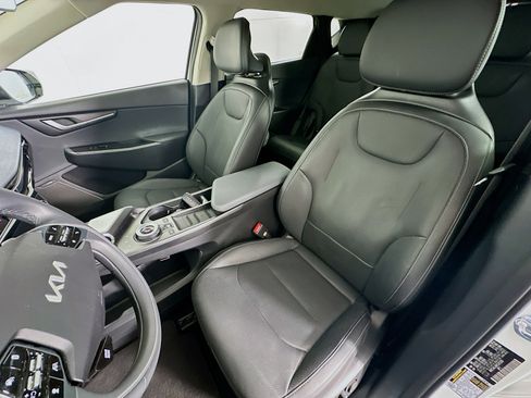 Used 2024 Kia EV6 Wind w/ Wind Technology Package RWD image 13