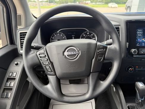 Used 2023 Nissan Frontier SV w/ Tow Package AWD/4WD image 18