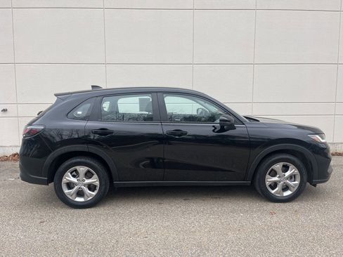 Certified 2023 Honda HR-V LX image 5