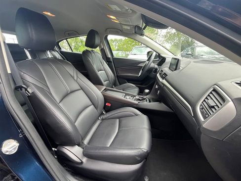 Used 2018 MAZDA MAZDA3 Touring FWD image 12