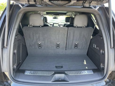 Used 2023 Chevrolet Tahoe Z71 w/ Luxury Package image 12