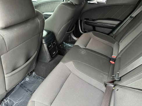 Used 2022 Dodge Charger SXT w/ Blacktop Package image 12