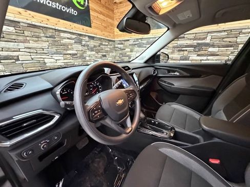 Used 2023 Chevrolet TrailBlazer LT w/ Convenience Package FWD image 12