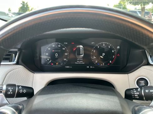 Used 2018 Land Rover Range Rover Velar R-Dynamic SE AWD/4WD image 18