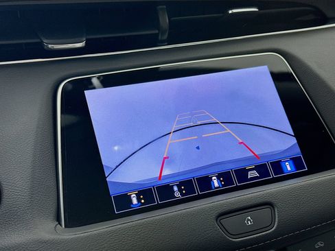 Used 2023 Cadillac XT4 Premium Luxury w/ Enhanced Visibility Package FWD image 15
