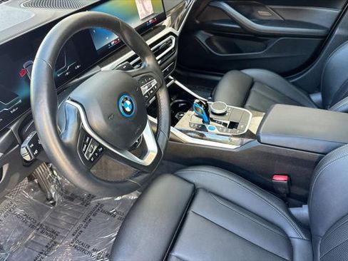 Used 2023 BMW i4 eDrive35 w/ Premium Package image 9