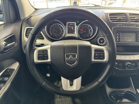 Used 2016 Dodge Journey SE w/ Flexible Seating Group image 18