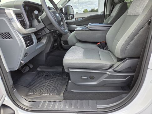 Used 2023 Ford F250 XLT w/ XLT Premium Package AWD/4WD image 10
