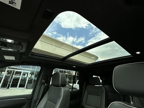Certified 2023 GMC Yukon SLT RWD image 30