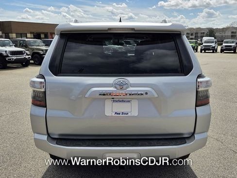 Used 2018 Toyota 4Runner SR5 image 10