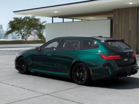 New 2026 BMW M5 Touring image 2