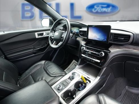 Used 2021 Ford Explorer Platinum w/ Equipment Group 601A AWD/4WD image 25