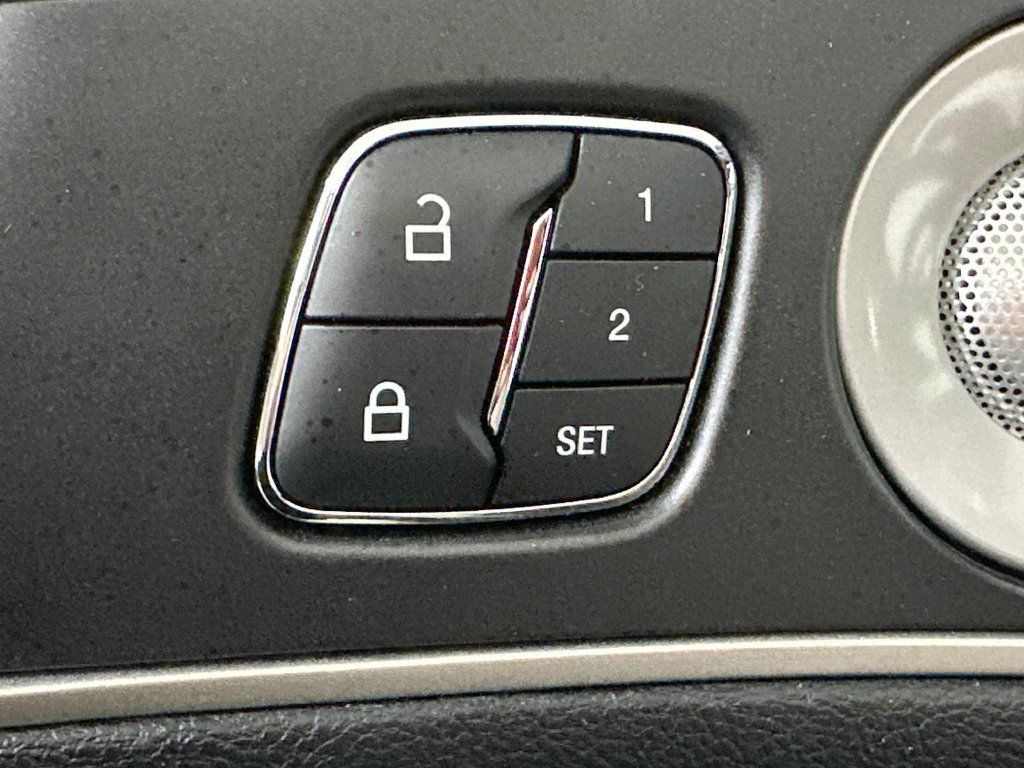 Used 2019 Lincoln MKZ Reserve w/ Luxury Package FWD image 23
