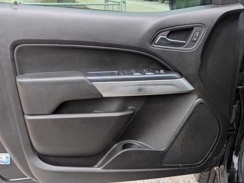 Used 2021 Chevrolet Colorado LT w/ LT Convenience Package RWD image 10