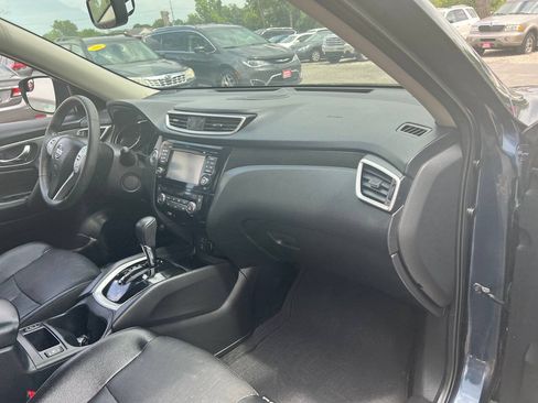 Used 2016 Nissan Rogue SL AWD/4WD image 4