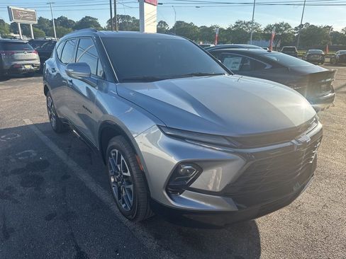 Used 2025 Chevrolet Blazer RS w/ Enhanced Convenience Package FWD image 2