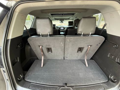 Used 2019 GMC Acadia SLT w/ LPO, Floor Liner Package image 21