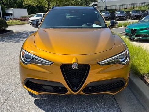 Used 2023 Alfa Romeo Stelvio Veloce AWD/4WD image 3