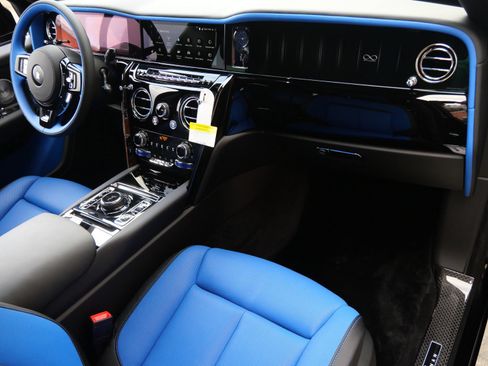 New 2026 Rolls-Royce Cullinan Black Badge AWD/4WD image 18