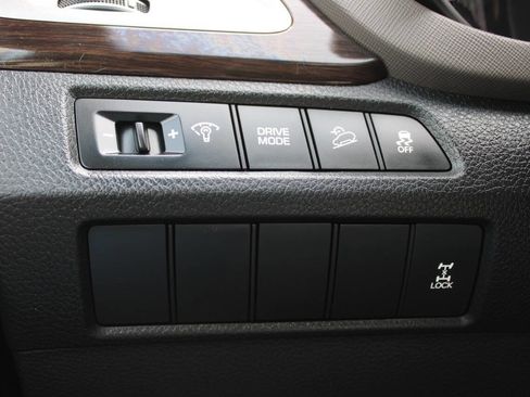 Used 2019 Hyundai Santa Fe XL SE image 41