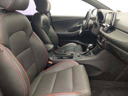 Used 2018 Hyundai Elantra GT Sport FWD image 21