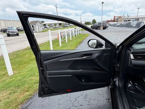 Used 2025 Toyota Camry SE FWD image 18