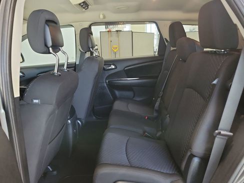 Used 2015 Dodge Journey SXT w/ Flexible Seating Group image 4