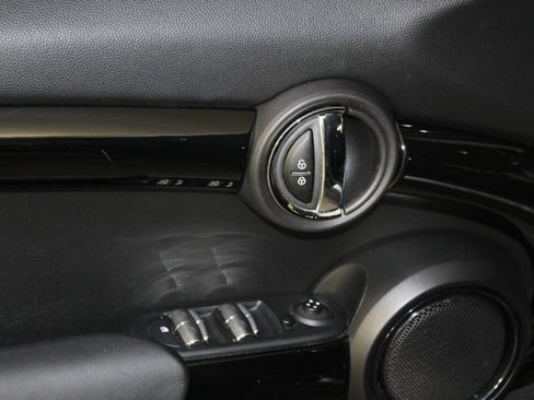 Used 2018 MINI Cooper S image 21