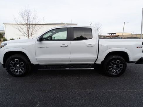 Used 2024 Chevrolet Colorado Z71 w/ Z71 Convenience Package 2 image 6