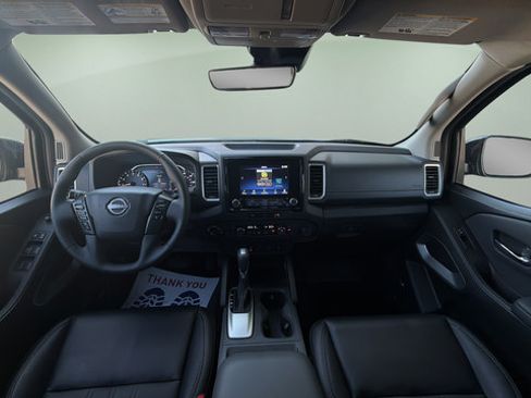 Used 2024 Nissan Frontier SL w/ Technology Package AWD/4WD image 9
