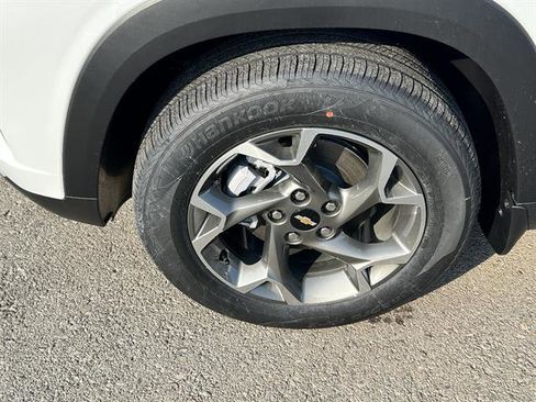 New 2026 Chevrolet Trax LT w/ Driver Confidence Package image 10